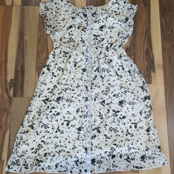 Converse ruffle dress - Picture 7 of 8